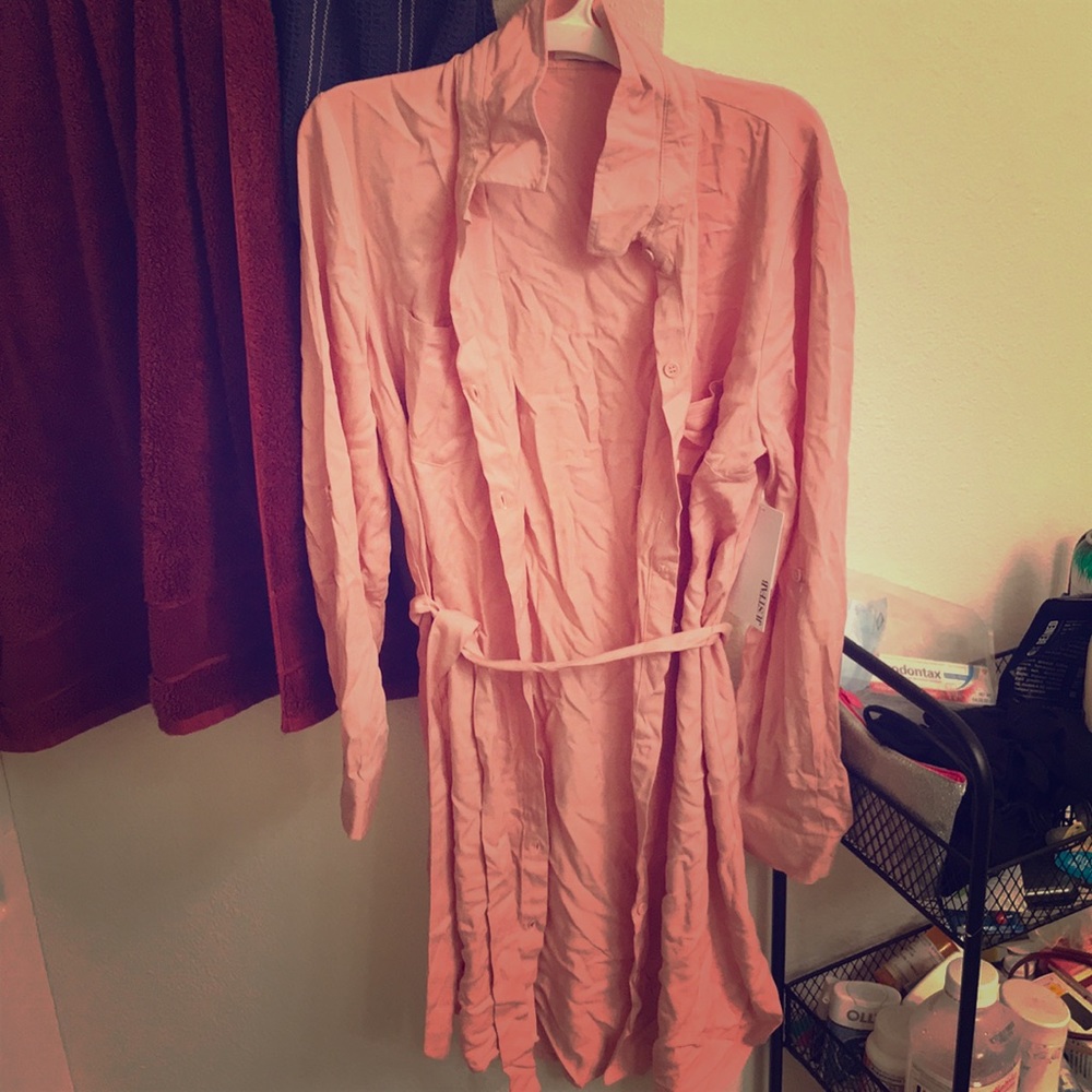 Blush button up T-shirt dress with waist tie.